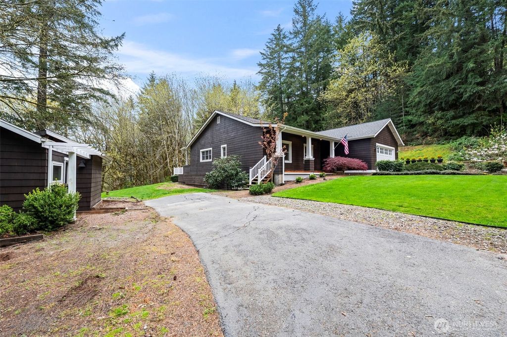 Photo of 9715 Crescent Valley Drive NW, Gig Harbor, WA 98332 (MLS # 2506948)