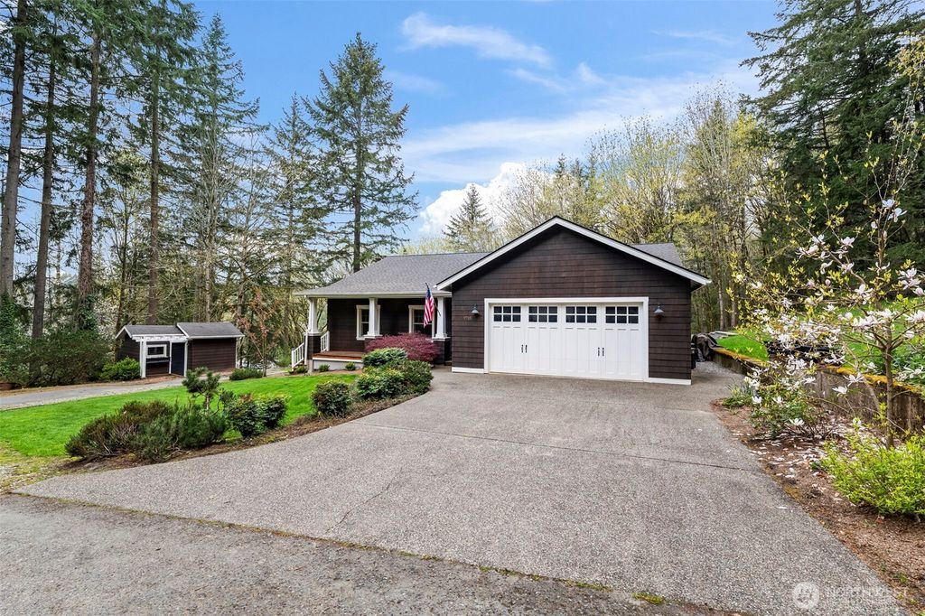 Photo of 9715 Crescent Valley Drive NW, Gig Harbor, WA 98332 (MLS # 2506948)