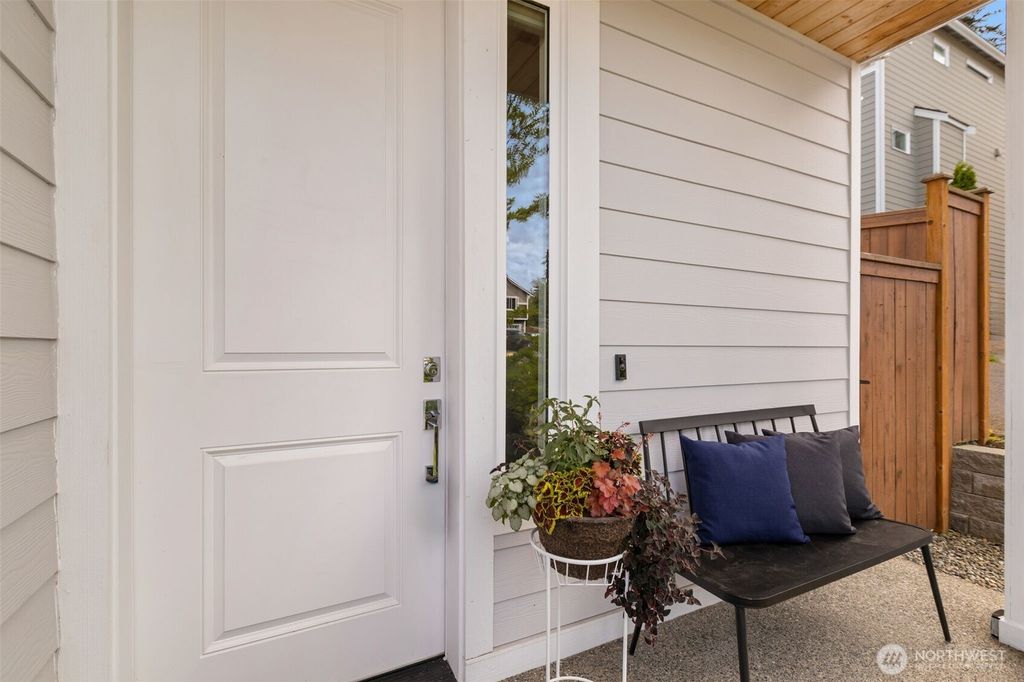 Photo of 2729 S 124th Lane, Burien, WA 98168 (MLS # 2523074)