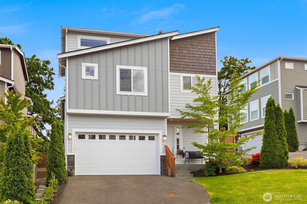Photo of 2729 S 124th Lane, Burien, WA 98168 (MLS # 2523074)