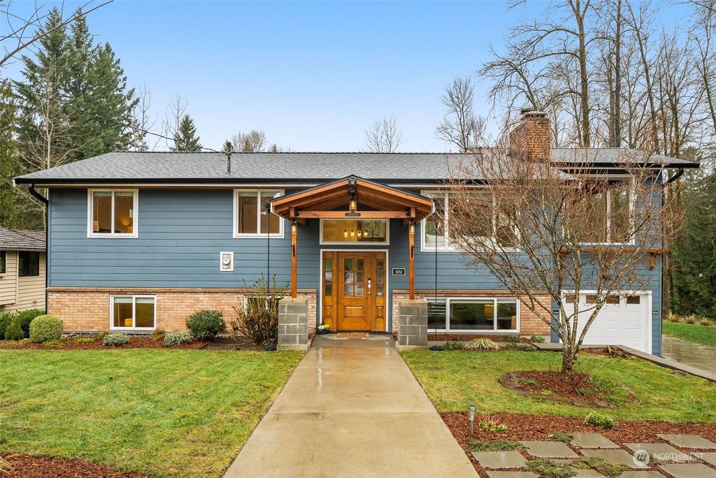 Photo of 15252 206th Ave SE Ave, Renton, WA 98059 (MLS # 2205845)