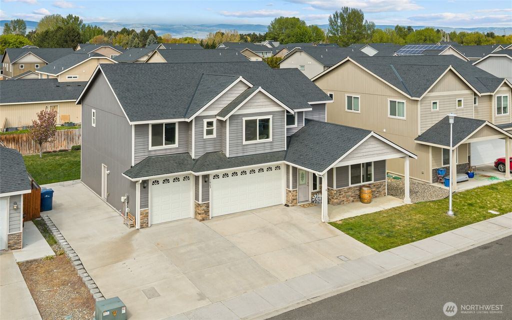 Photo of 1603 E Sparrow Knoll Avenue, Ellensburg, WA 98926 (MLS # 2513010)