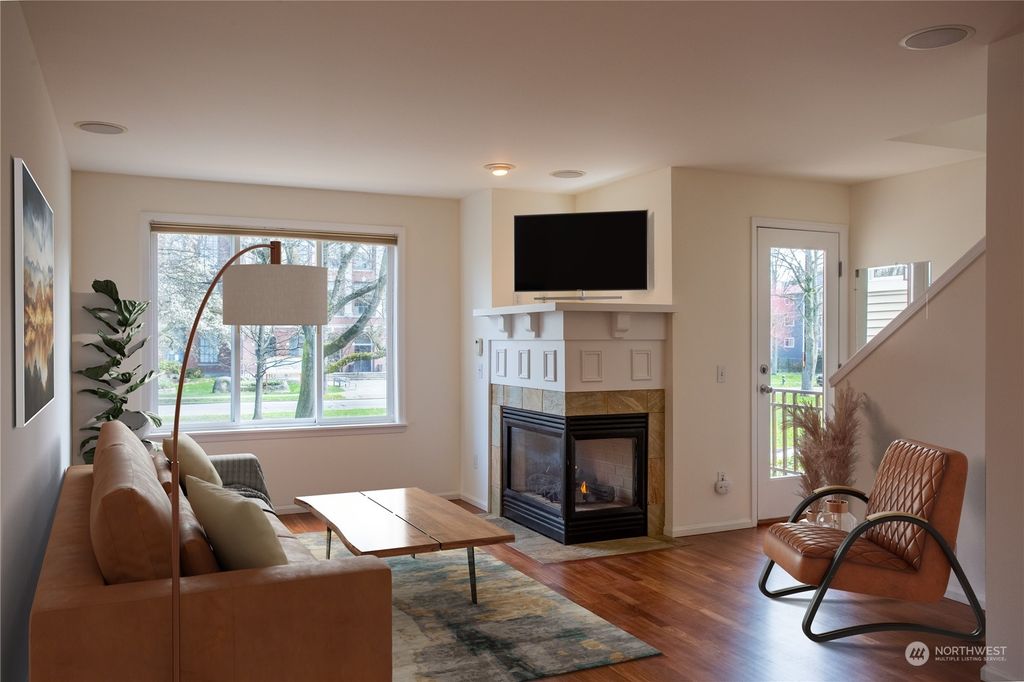 Photo of 525 NE Ravenna Boulevard, Seattle, WA 98115 (MLS # 2050985)