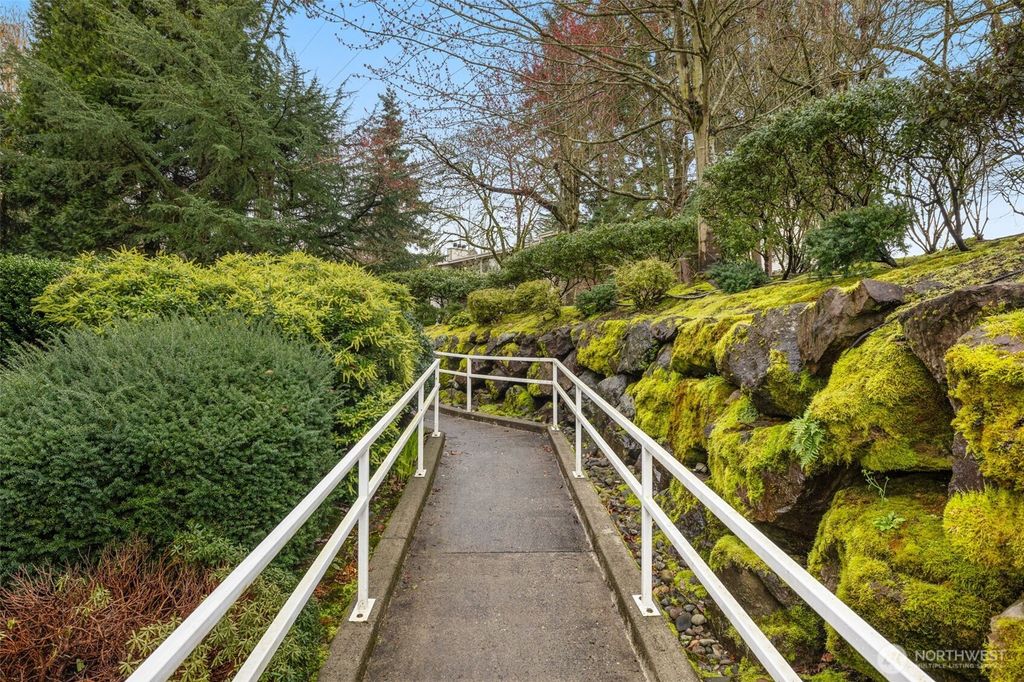 Photo of 836 2nd Avenue #201, Kirkland, WA 98033 (MLS # 2481955)