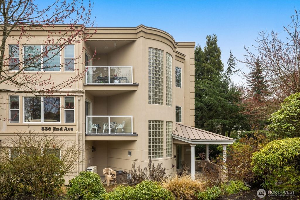 Photo of 836 2nd Avenue #201, Kirkland, WA 98033 (MLS # 2481955)