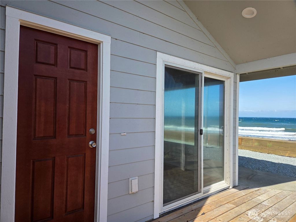 Photo of 2629 W Beach Road, Oak Harbor, WA 98277 (MLS # 2526145)