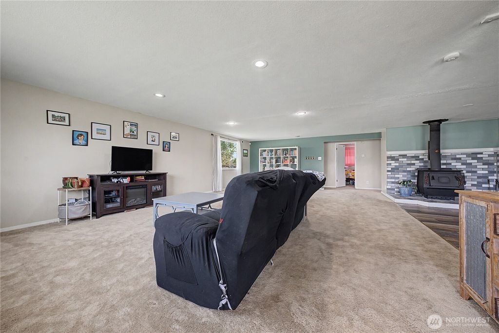 Photo of 337 N Clark Road, Moses Lake, WA 98837 (MLS # 2529914)