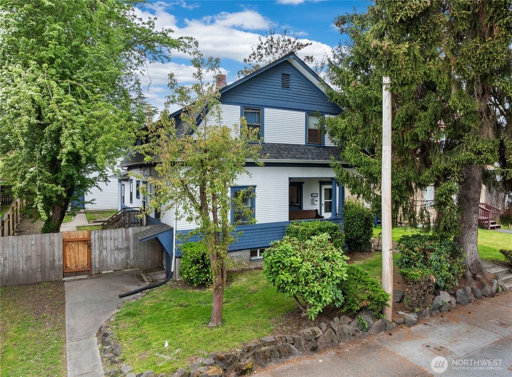 Photo of 115 F Street SE, Auburn, WA 98002 (MLS # 2513950)