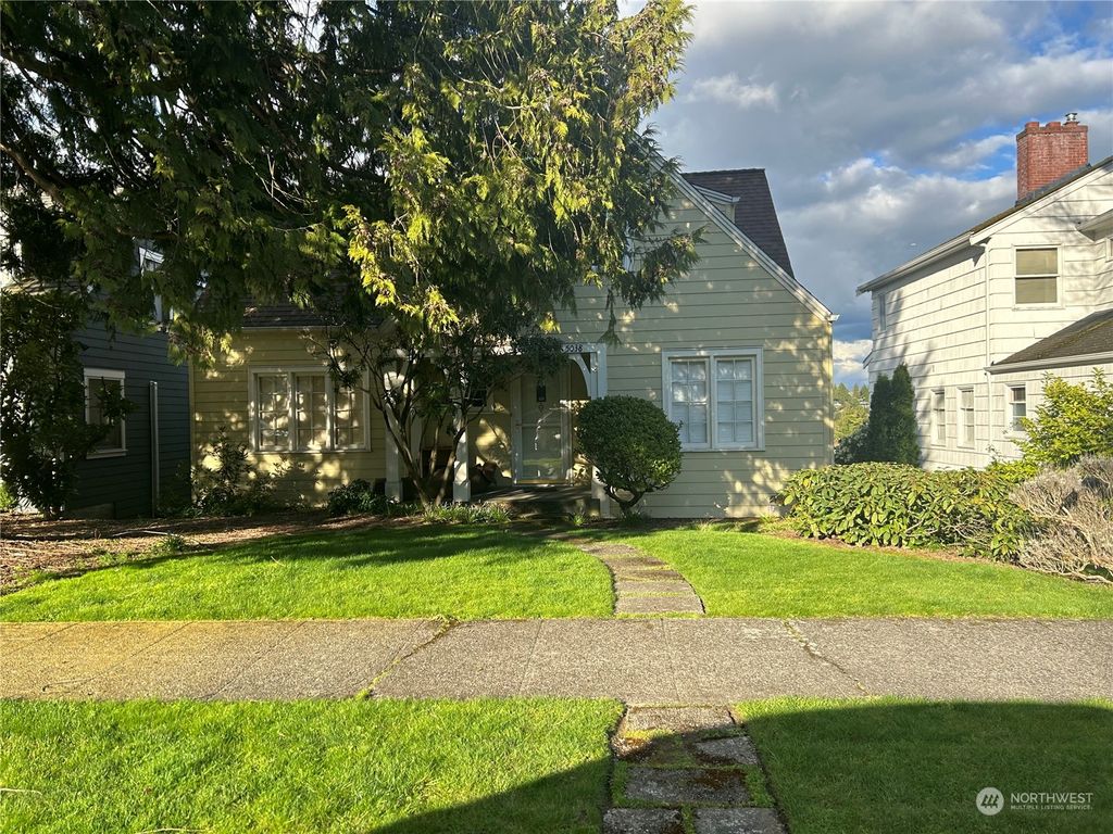 Photo of 5038 Nicklas Place NE, Seattle, WA 98105 (MLS # 2215361)