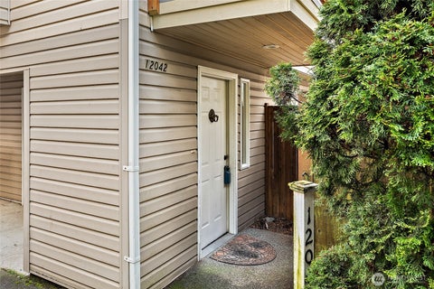 Photo of 12042 31st Avenue NE, Seattle, WA 98125 (MLS # 2561946)