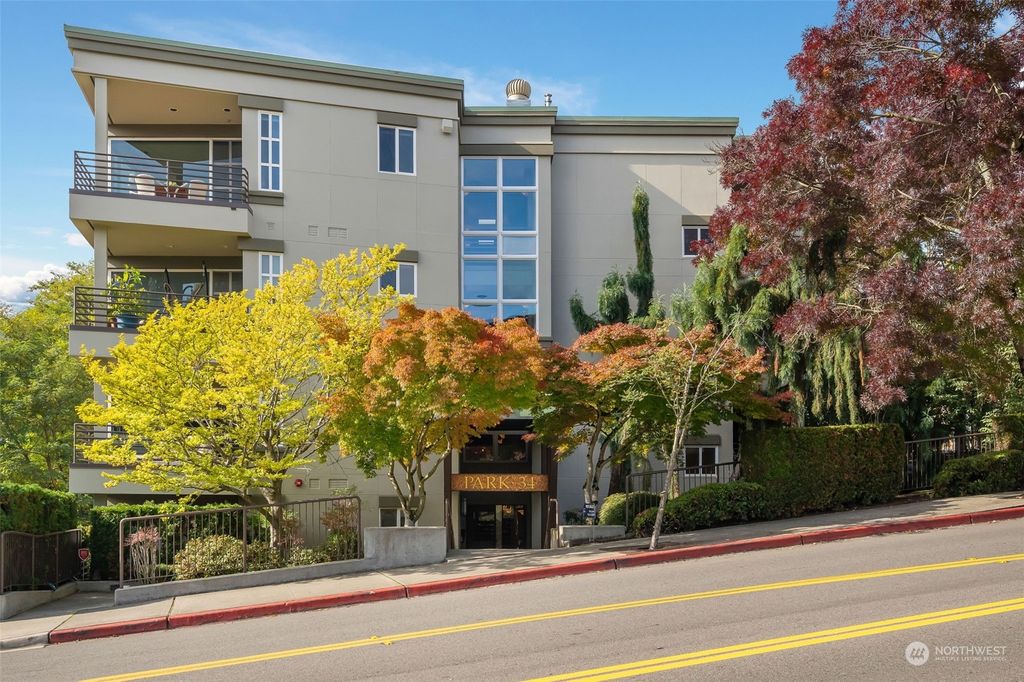 Photo of 321 3rd Street #401, Kirkland, WA 98033 (MLS # 2295277)