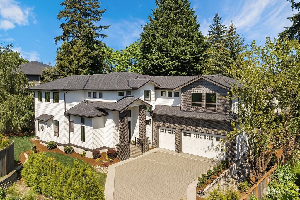 Photo of 3250 112th Avenue SE, Bellevue, WA 98004 (MLS # 2192639)