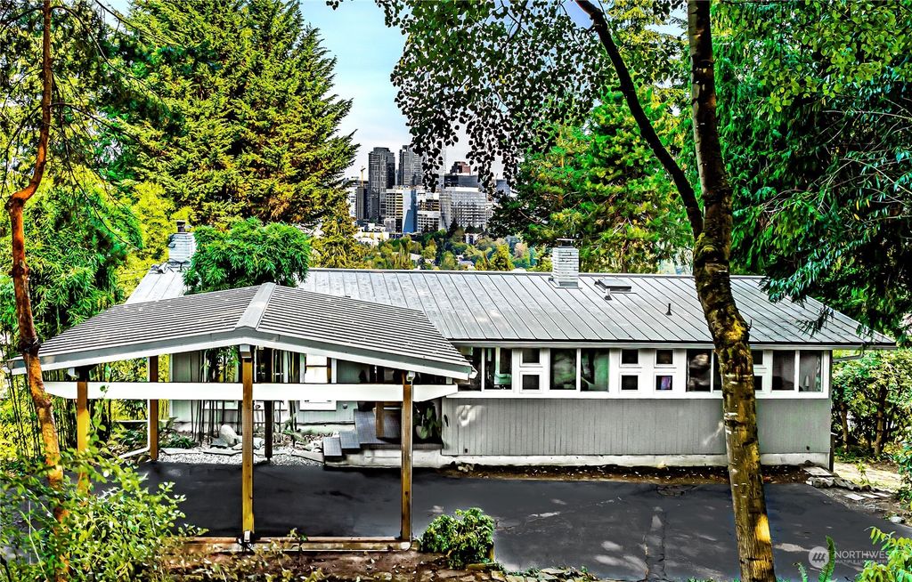 Photo of 404 Detwiller Lane, Bellevue, WA 98004 (MLS # 1995212)