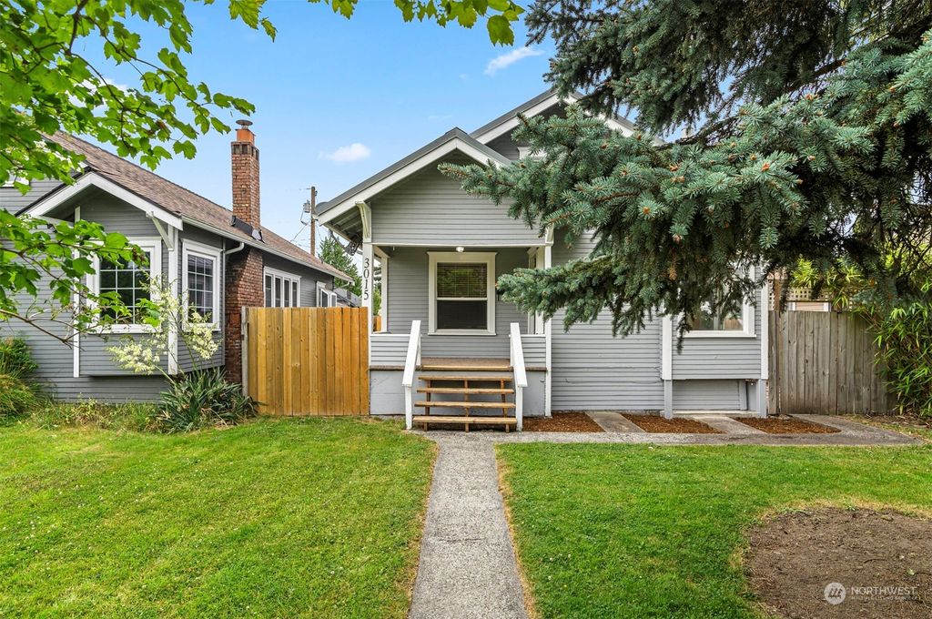 Photo of 3015 21st Street, Everett, WA 98201 (MLS # 2265844)