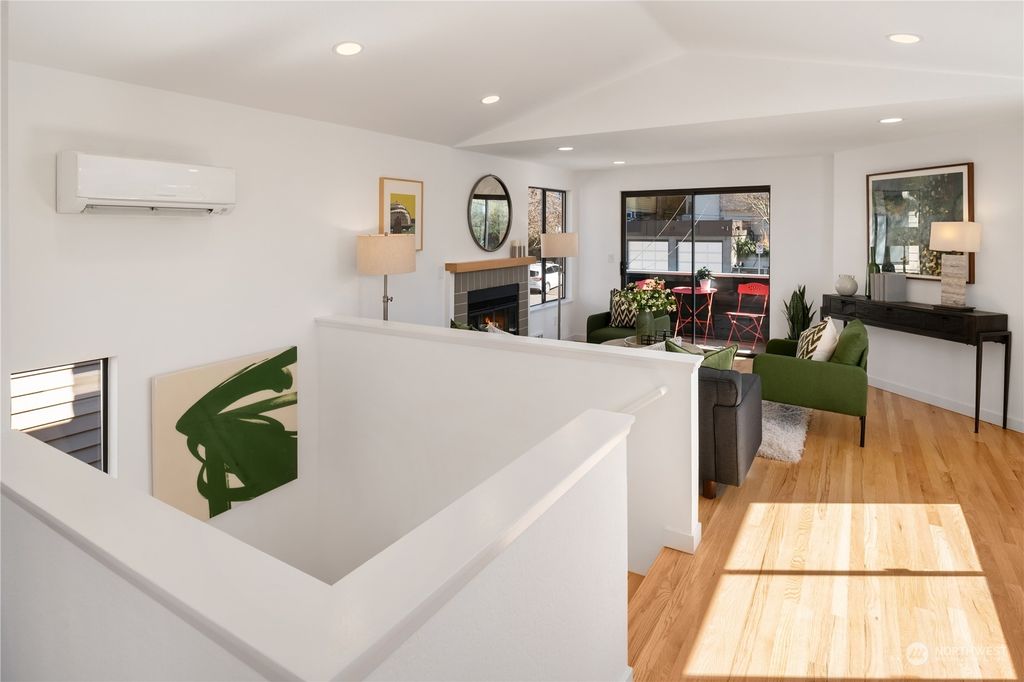 Photo of 6801 28th Avenue NE, Seattle, WA 98115 (MLS # 2049975)