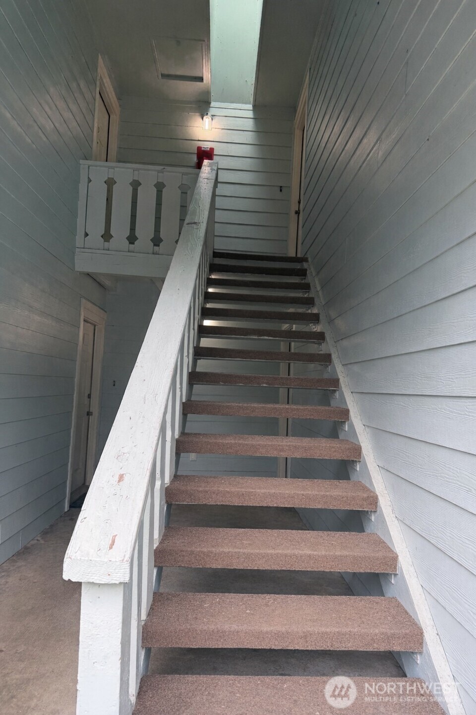 555 Sunset Avenue NE