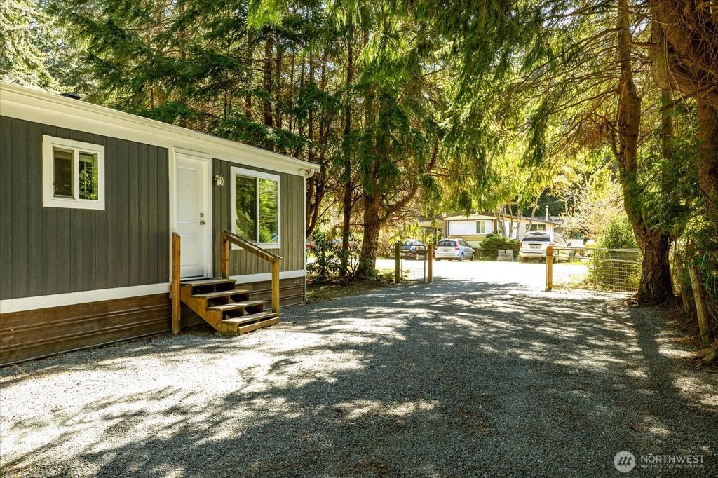 Photo of 1945 Beachwood Drive, Freeland, WA 98249 (MLS # 2505536)