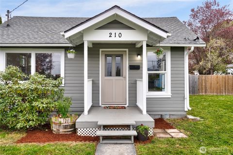 Photo of 210 Gibson Street, Sedro Woolley, WA 98273 (MLS # 2505754)