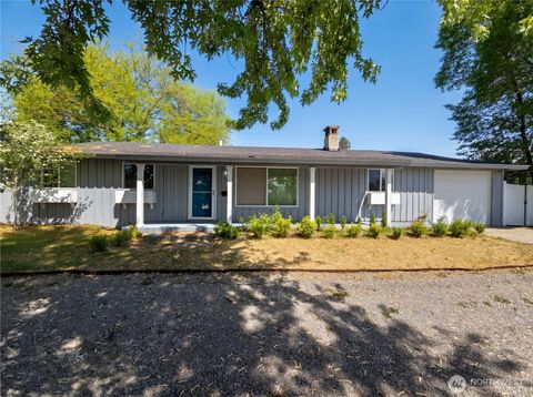 Photo of 2508 W Francis Avenue, Spokane, WA 99205 (MLS # 2524450)