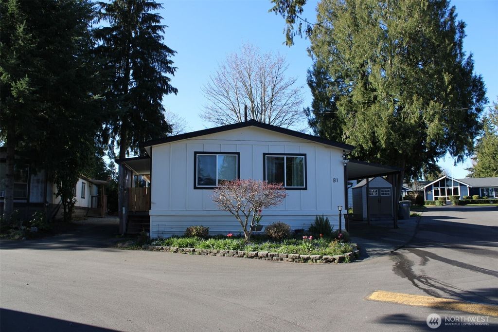 Photo of 415 Lakeview Rd #B1, Lynnwood, WA 98087 (MLS # 2506519)