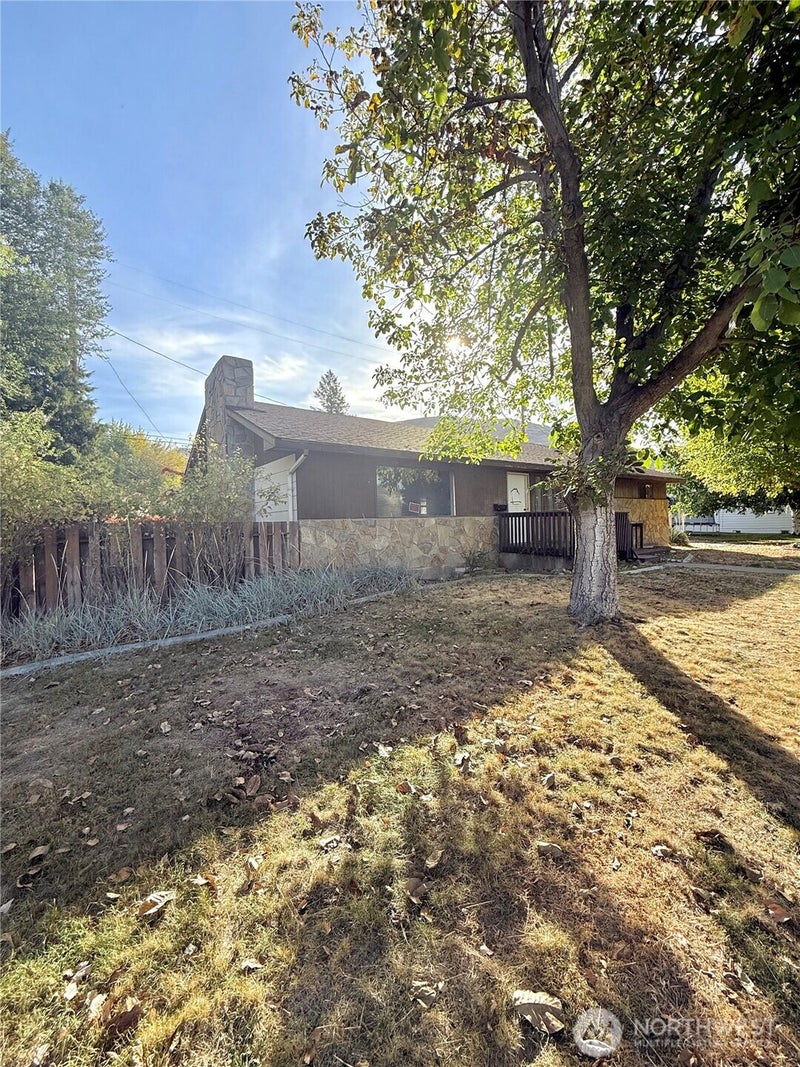 611 Cedar