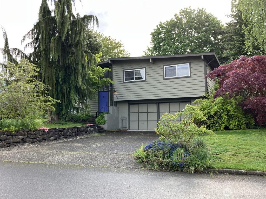 Photo of 138 159th Place NE, Bellevue, WA 98008 (MLS # 2386649)