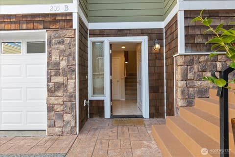 Photo of 205 Avenue E #B, Snohomish, WA 98290 (MLS # 2492738)
