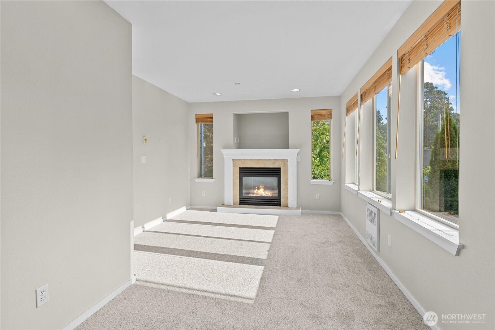 205 Avenue E B