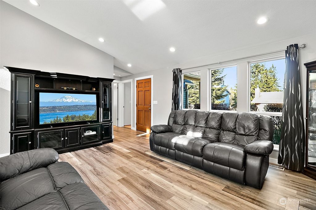 Photo of 21847 SE 265th Street, Maple Valley, WA 98038 (MLS # 2328138)