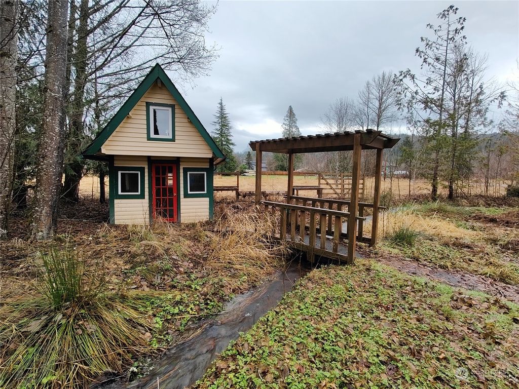 Photo of 36118 SE Fish Hatchery Road, Fall City, WA 98024 (MLS # 2027283)