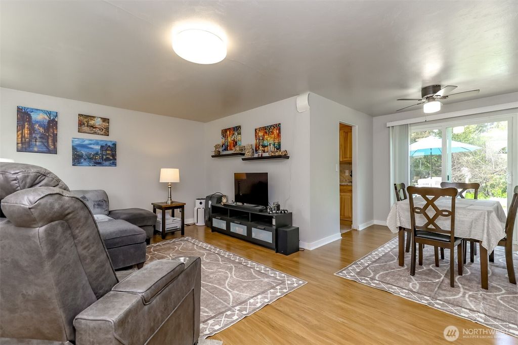 Photo of 30411 12th Place SW, Federal Way, WA 98023 (MLS # 2522880)