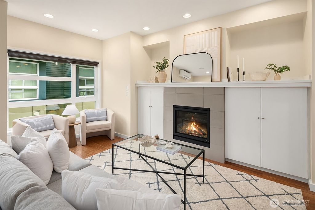 Photo of 205 27th Avenue E #C, Seattle, WA 98112 (MLS # 2374301)