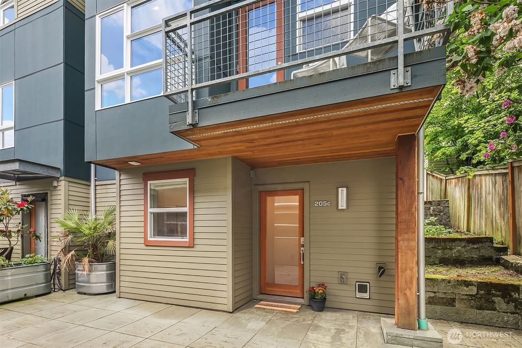 Photo of 205 27th Avenue E #C, Seattle, WA 98112 (MLS # 2374301)
