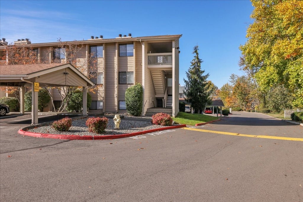 Photo of 1321 S Puget Drive #E-35, Renton, WA 98055 (MLS # 2597394)