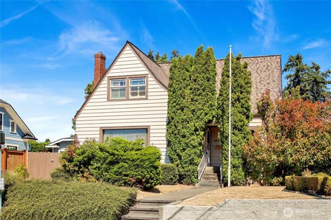 Photo of 2900 Cornwall Avenue, Bellingham, WA 98225 (MLS # 2567043)