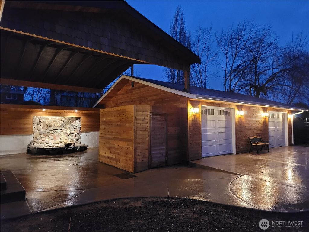 Photo of 15329 104th Avenue SE, Yelm, WA 98597 (MLS # 2471709)