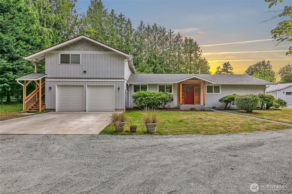 Photo of 10629 SE 244th Street, Kent, WA 98030 (MLS # 2398959)