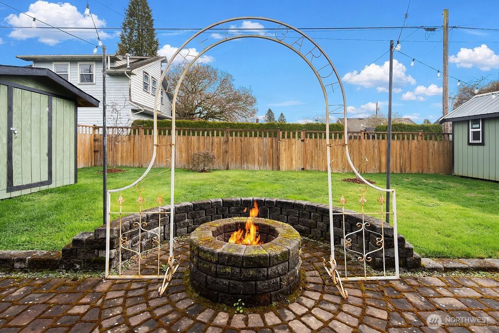 Photo of 421 Avenue H, Snohomish, WA 98290 (MLS # 2484155)