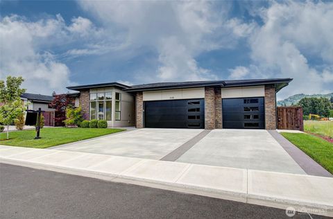 Photo of 3109 Heron Street, Woodland, WA 98674 (MLS # 2521468)