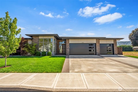 Photo of 3109 Heron Street, Woodland, WA 98674 (MLS # 2521468)