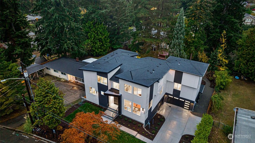 Photo of 15024 SE 43rd Place, Bellevue, WA 98006 (MLS # 2043114)