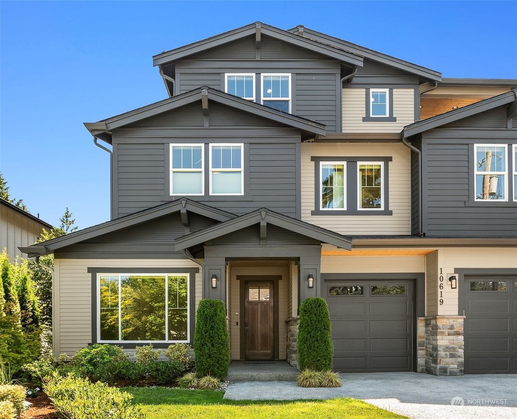 Photo of 10619 SE 4th Street, Bellevue, WA 98004 (MLS # 2260367)