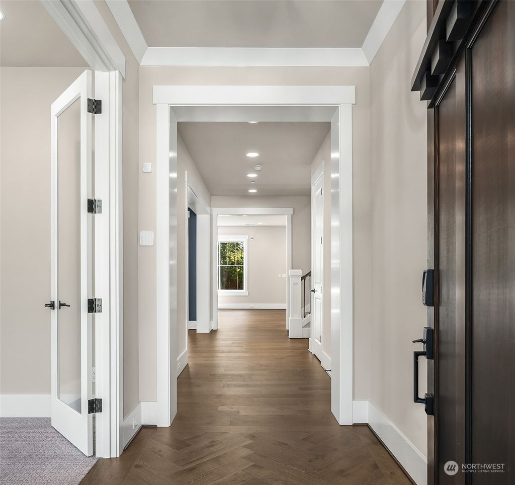 Photo of 10619 SE 4th Street, Bellevue, WA 98004 (MLS # 2260367)