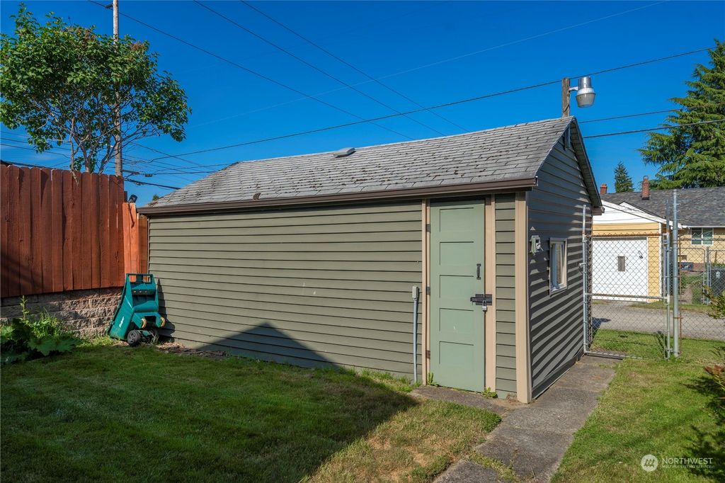 listing image 9363957581275556313