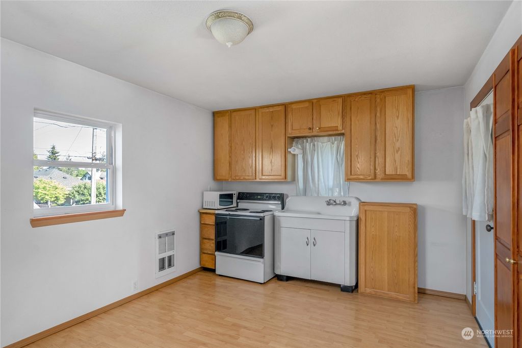 listing image 9365252096594485338
