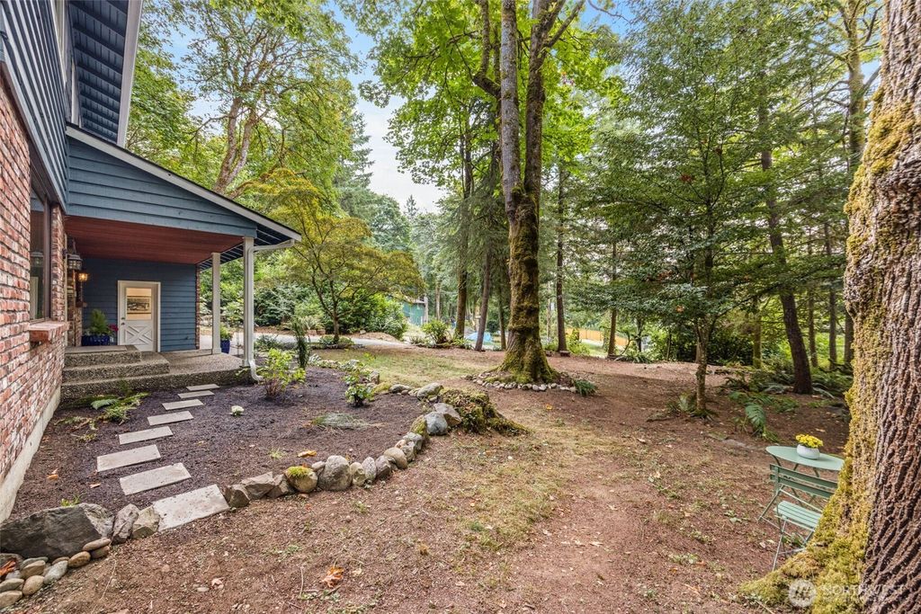 Photo of 18112 NE 191st Street, Woodinville, WA 98077 (MLS # 2427927)