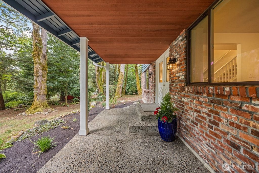 Photo of 18112 NE 191st Street, Woodinville, WA 98077 (MLS # 2427927)