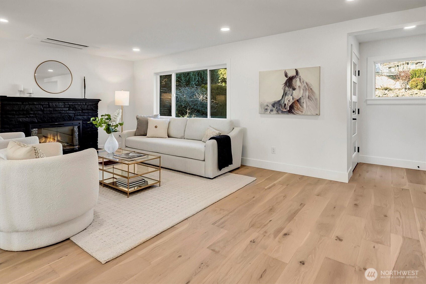 505 W Kinnear Place