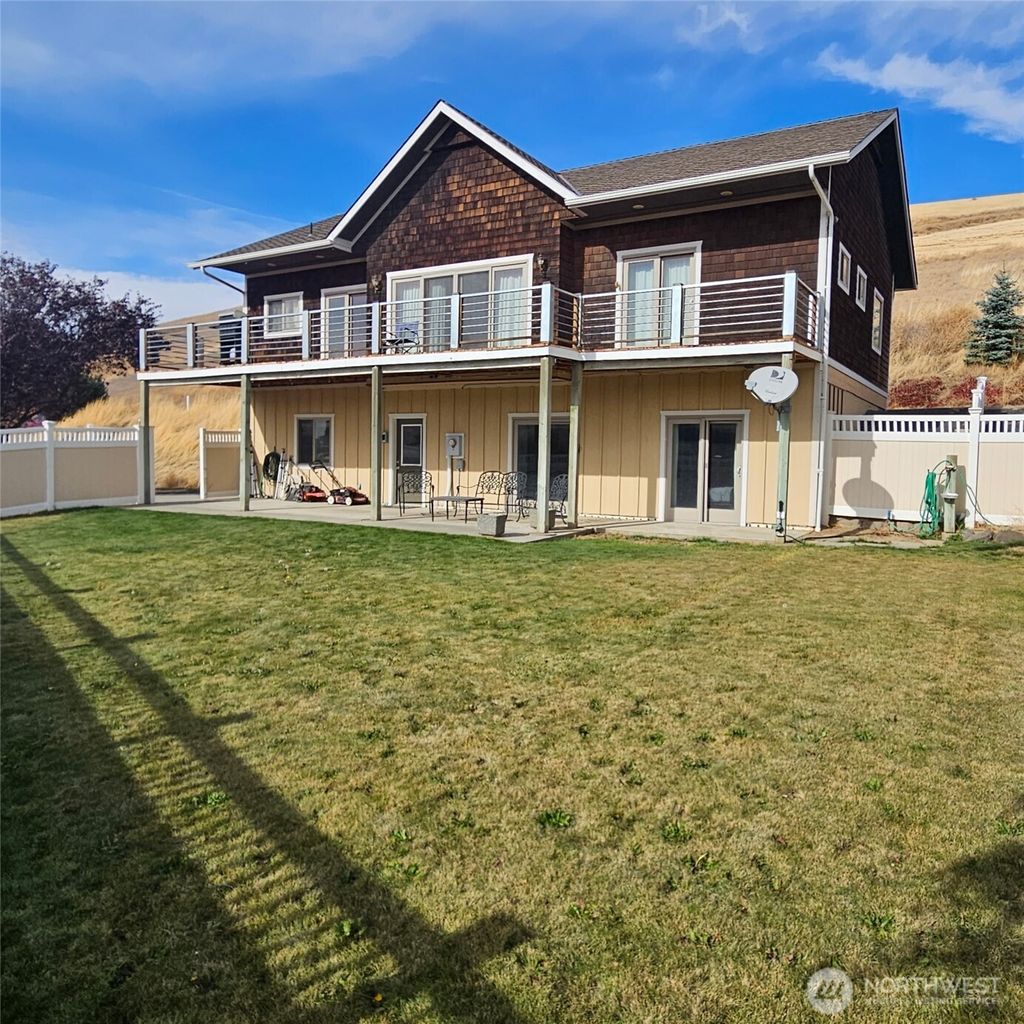 Photo of 800 N Willow Street, Dayton, WA 99328 (MLS # 2478544)