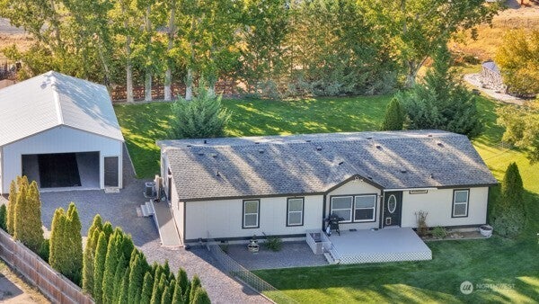Photo of 4072 Road E.9 NE, Moses Lake, WA 98837 (MLS # 2588441)